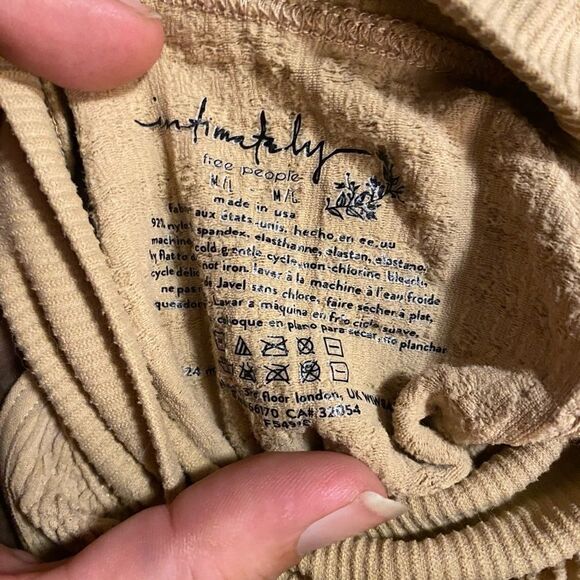 Free people - Picture 3 of 3